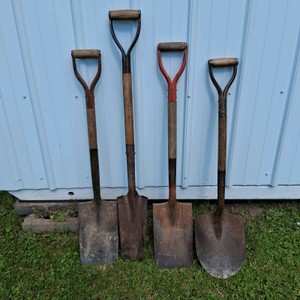 Lot of 4 D-Handle Garden Shovels and Spades