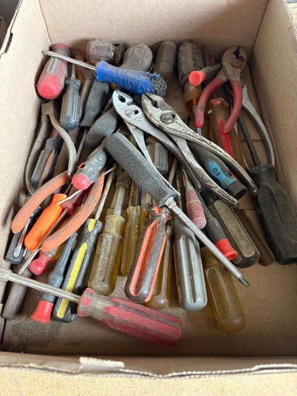 Flat Of Screw Drivers & pliers