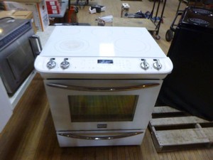 Frigidaire Gallery Glass Top Electric Stove