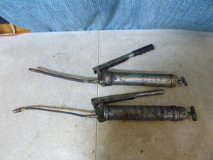 2 Grease Guns
