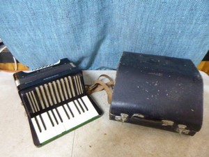 Vintage Hohner Student II Accordion