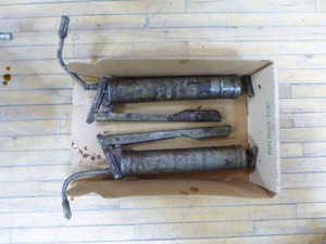2 Grease Guns