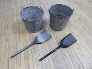 2 Buckets and 2 Ash Scoops