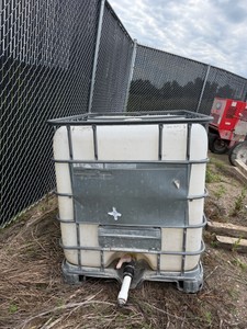 Schutz 250 Gallon Intermediate bulk container