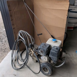 Landa gas-powered pressure washer