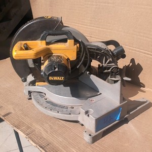 DeWalt Compound Miter saw