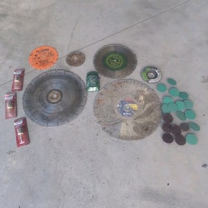 Saw blades and grinding discs