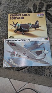 vintage plastic military model airplane aircraft kit Corsair supermarine spitfire f4u-4 148 132