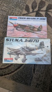 military vintage plastic model kit aircraft airplane stuka tiger shark p-40b 148
