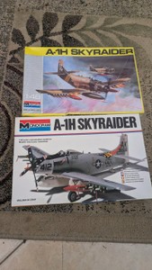 148 A-1h skyraider military aircraft model lot variation lot of two