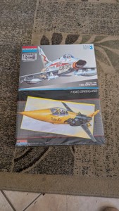plastic airplane model kit lot f100d super sabre f-104g Starfighter 148