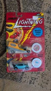 vintage commemorative Johnny lightning JL. movin van bug bomb redlines