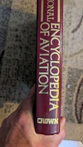 crown international encyclopedia of aviation hardcover coffee table book 11x15 large