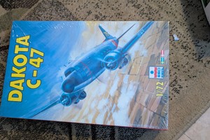 17 2. esci Dakota c-47 military plastic model kit troop transport new in box