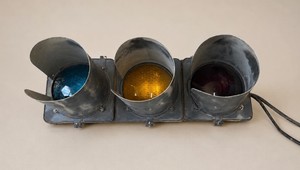 Vintage 3-Light Traffic Signal Man Cave Garage Decor