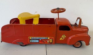 Vintage Pressed Steel Marx Toys Fire Truck V.F.D. Ride On Toy #2