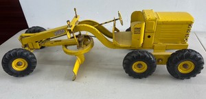 Adams Motor Grader by The Charles Wm. Doepke Mfg. Co.
