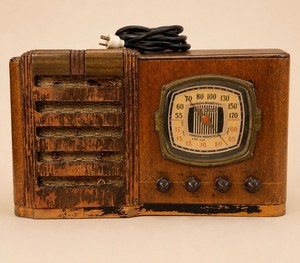 1940s Firestone Air Chief Tube Radio