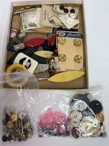 Sewing Notion LOT Vintage Buttons Vintage Items