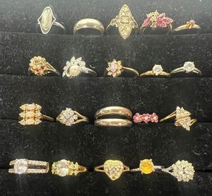 Lot of 20 Costume Rings