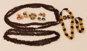 Shell Jewelry Hawaiian Koa Seed Necklaces Vintage Jewelry