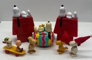 Vintage Peanuts Wind-Up Toys and Banks
