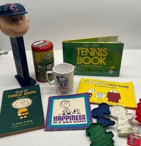 Peanuts LOT Cookie Cutters, Books, Big Pez