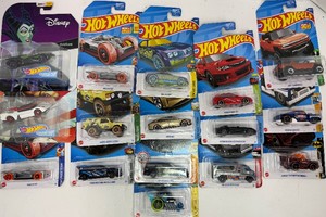 Hot Wheel Lot of 16 New In Packaging