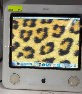 Vintage 2005 Apple eMac PowerPc G4