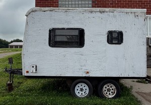 Tandem Axle Camper with Electric Tongue Jack - Clear MN Title