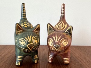 LR - Vintage Mexican Clay Cat Figurines Pair Hand Painted