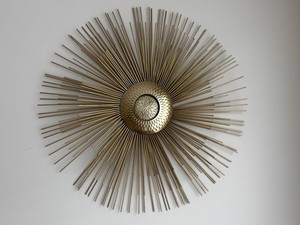 LR - Vintage Style Sunburst Wall Sculpture Gold Tone Metal