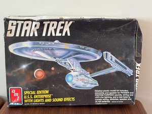Star Trek U.S.S. Enterprise Model Kit - AMT Ertl Special Edition 6957-10D0