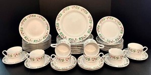 LFR - Holiday China Dinnerware Set Gibson Housewares (Lot of 40)