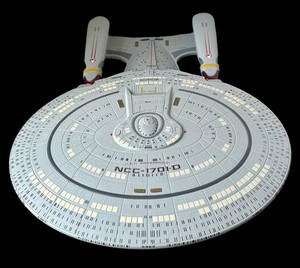 UB1 - Star Trek Enterprise NCC-1701D Diamond Select Toys Collectible Ship 17-Inch