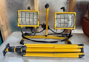 S - Halogen Work Light - Castor Twin Head CHT-500T Tripod