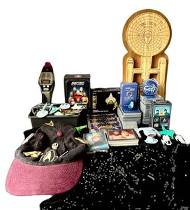 G - Star Trek Collectibles Mixed Lot With Wooden Charcuterie Tray