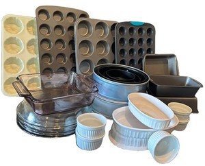 LFR - Baking Pan & Dish Mixed Lot Pyrex & Pier 1