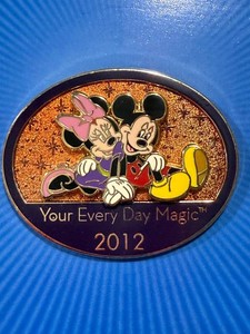 Disney Mickey Minnie 2012 Commemorative Pin