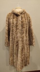 Petters Long Fur Mink Coat (M)