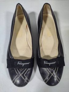 Salvatore Ferragamo Black Leather Flats (sz 8)