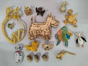 Lot of Animal Themed Brooches