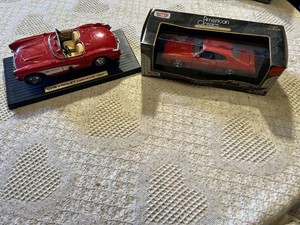 Chevrolet Corvette 1957 Model Car and Pontiac GTO 1969 Model Car