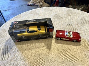 Motor Max 1969 Dodge Coronet Super Bee and Maisto Corvette