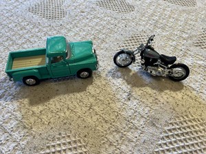 Green Chevy 1955 3100 Stepside Diecast Truck and Harley Davidson Motorcycle Model