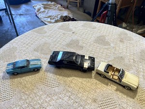 132 1967 Camaro Z28, Jada 124 1972 Plymouth GTX, and SS711 Convertible Model Cars