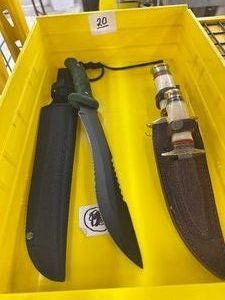 Lot of 2 HUNTING KNIVES w sheaths