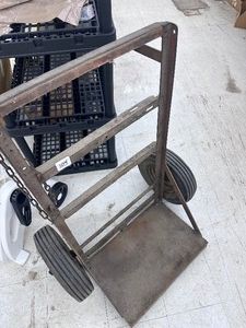 CUTTING TORCH CART - 24 x 15.5 deck - pneumatic tires - used