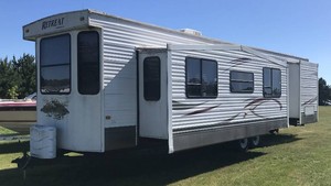 2011 Keystone 39' Camper