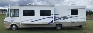 2003 Damon Daybreak 34' Motorhome